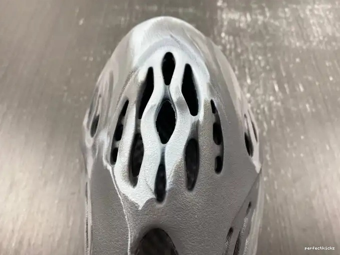 Granite IE4931 MX Foam Yeezy RNR Adidas 0702